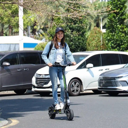 VIPCOO VS3 Adult Off-Road Electric Scooter – 800W Motor, 48V 15.6Ah Battery